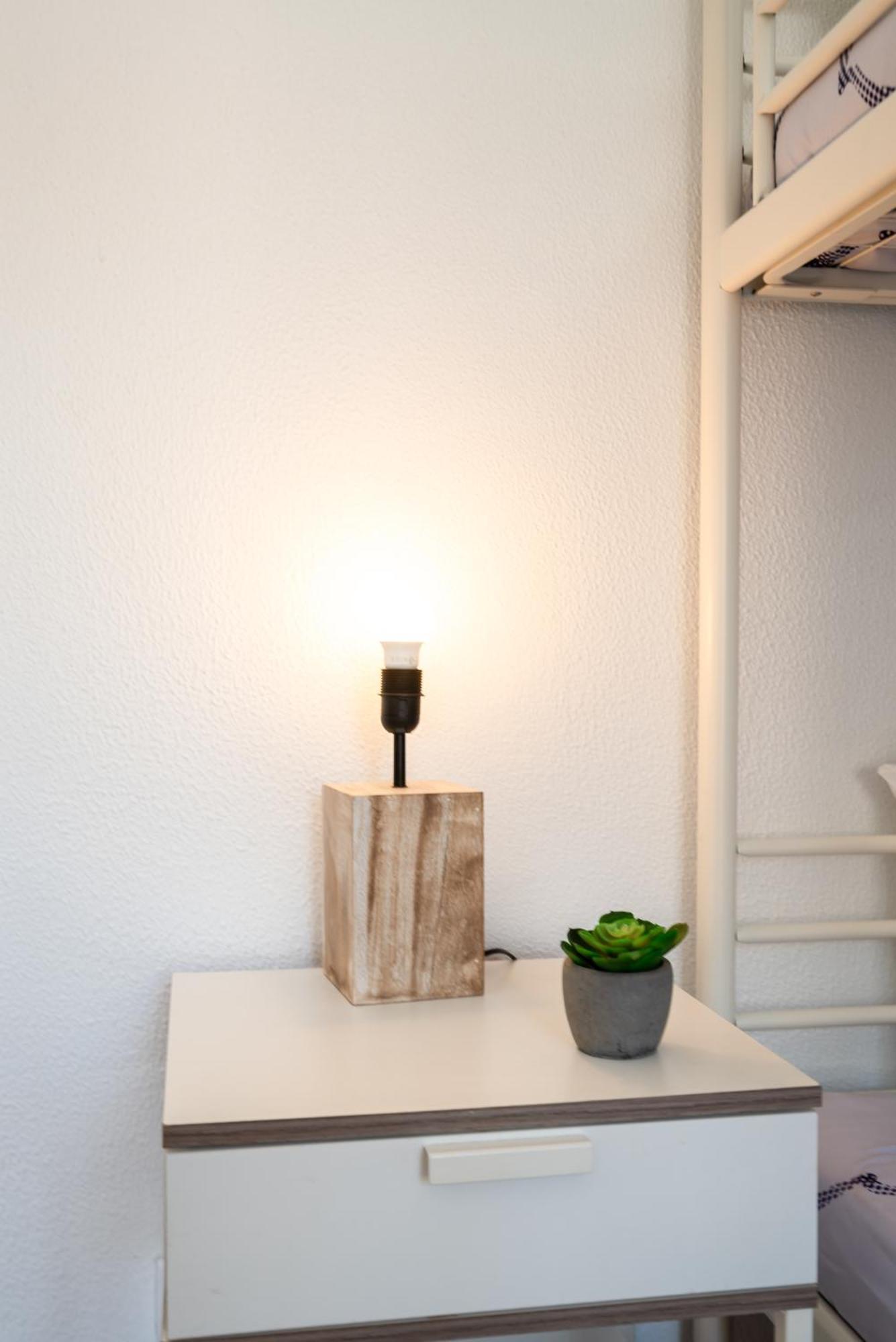 Host Wise - Large Flat W Terrace - Ace Location At Aliados Daire Porto Oda fotoğraf