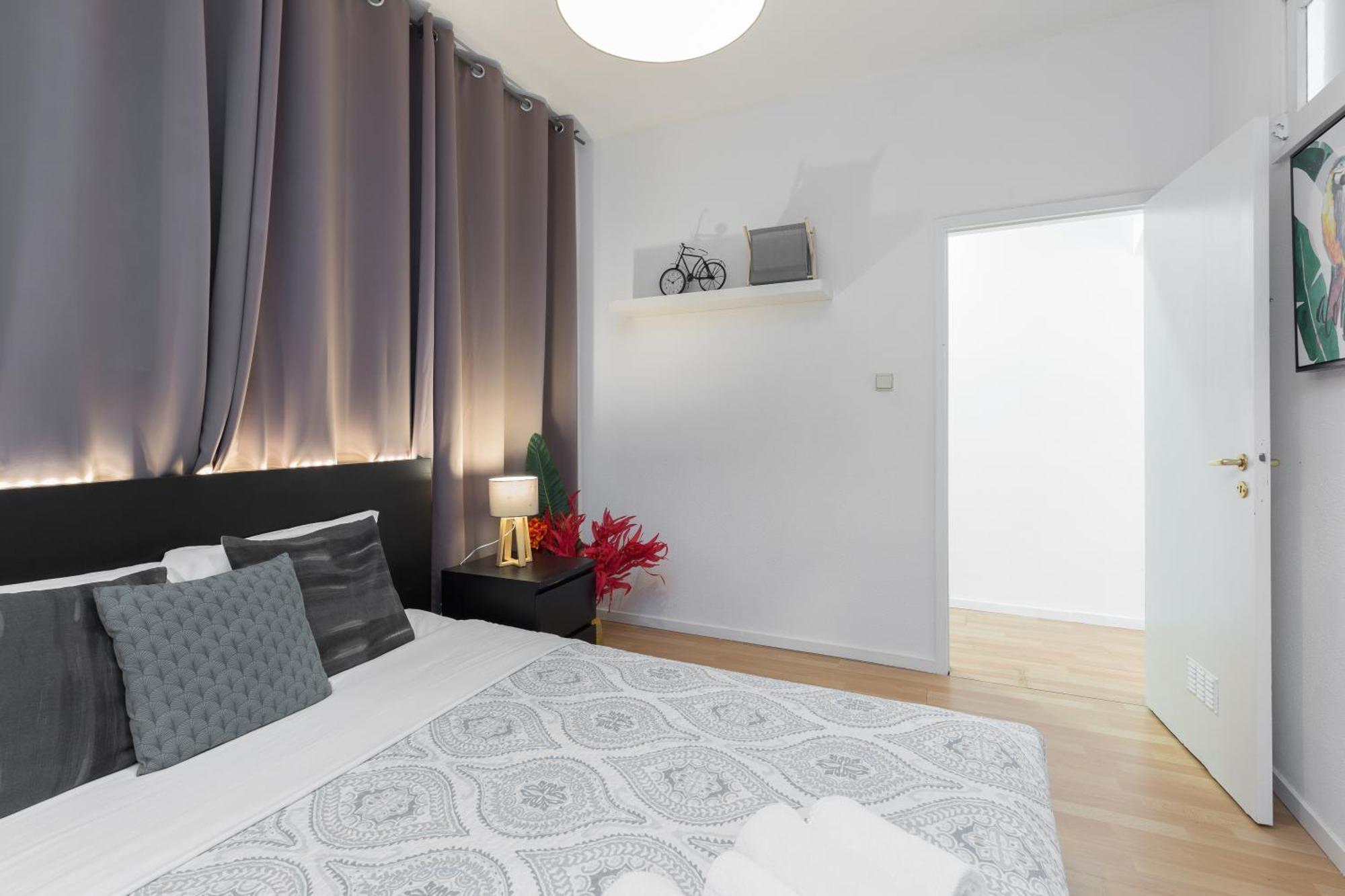 Host Wise - Large Flat W Terrace - Ace Location At Aliados Daire Porto Oda fotoğraf