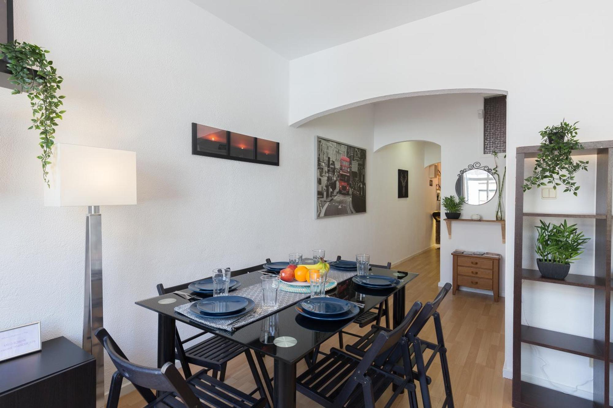 Host Wise - Large Flat W Terrace - Ace Location At Aliados Daire Porto Oda fotoğraf